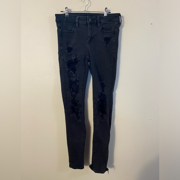 American Eagle Outfitters Denim - American Eagle skinny distressed dark wash jeans size 4